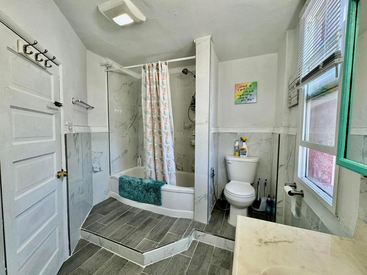 Private Room With Two Twin Beds Air Conditioning And Shared Bathrooms Located Near Seatac Airport And Downtown 시애틀 외부 사진