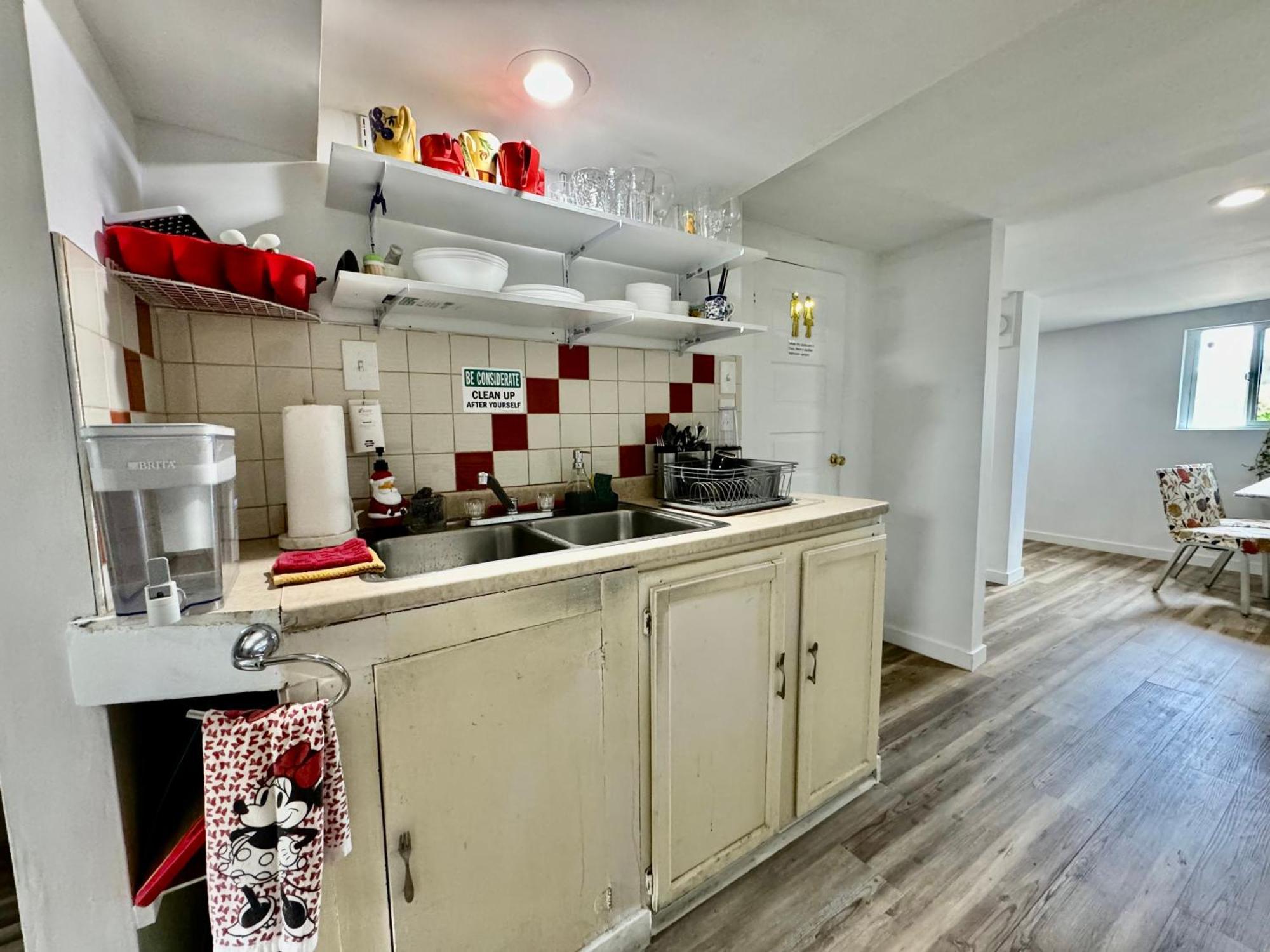 Private Room With Two Twin Beds Air Conditioning And Shared Bathrooms Located Near Seatac Airport And Downtown 시애틀 외부 사진
