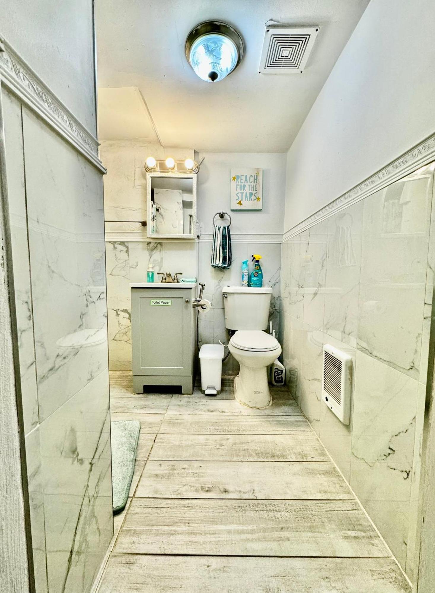 Private Room With Two Twin Beds Air Conditioning And Shared Bathrooms Located Near Seatac Airport And Downtown 시애틀 외부 사진
