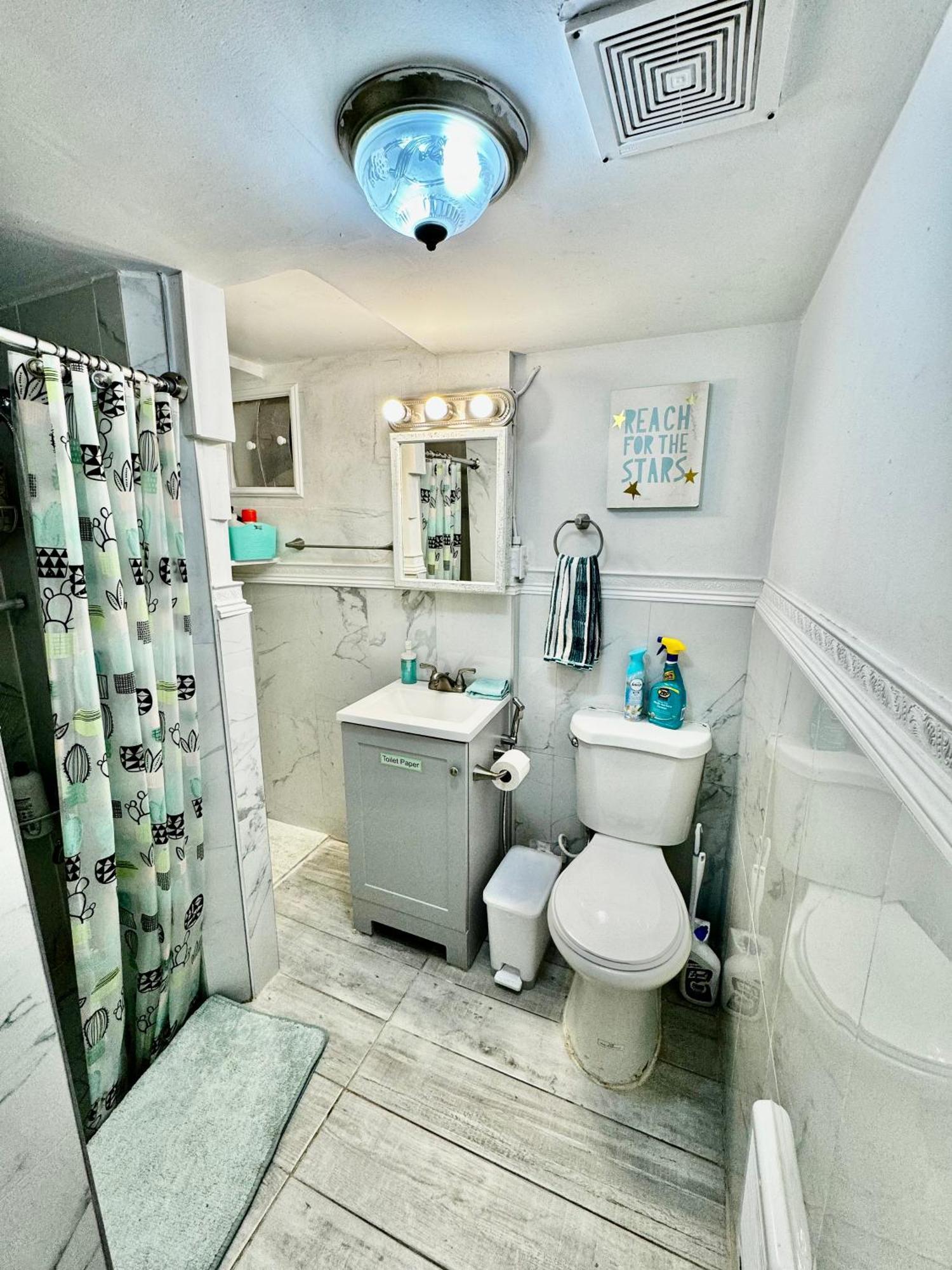 Private Room With Two Twin Beds Air Conditioning And Shared Bathrooms Located Near Seatac Airport And Downtown 시애틀 외부 사진