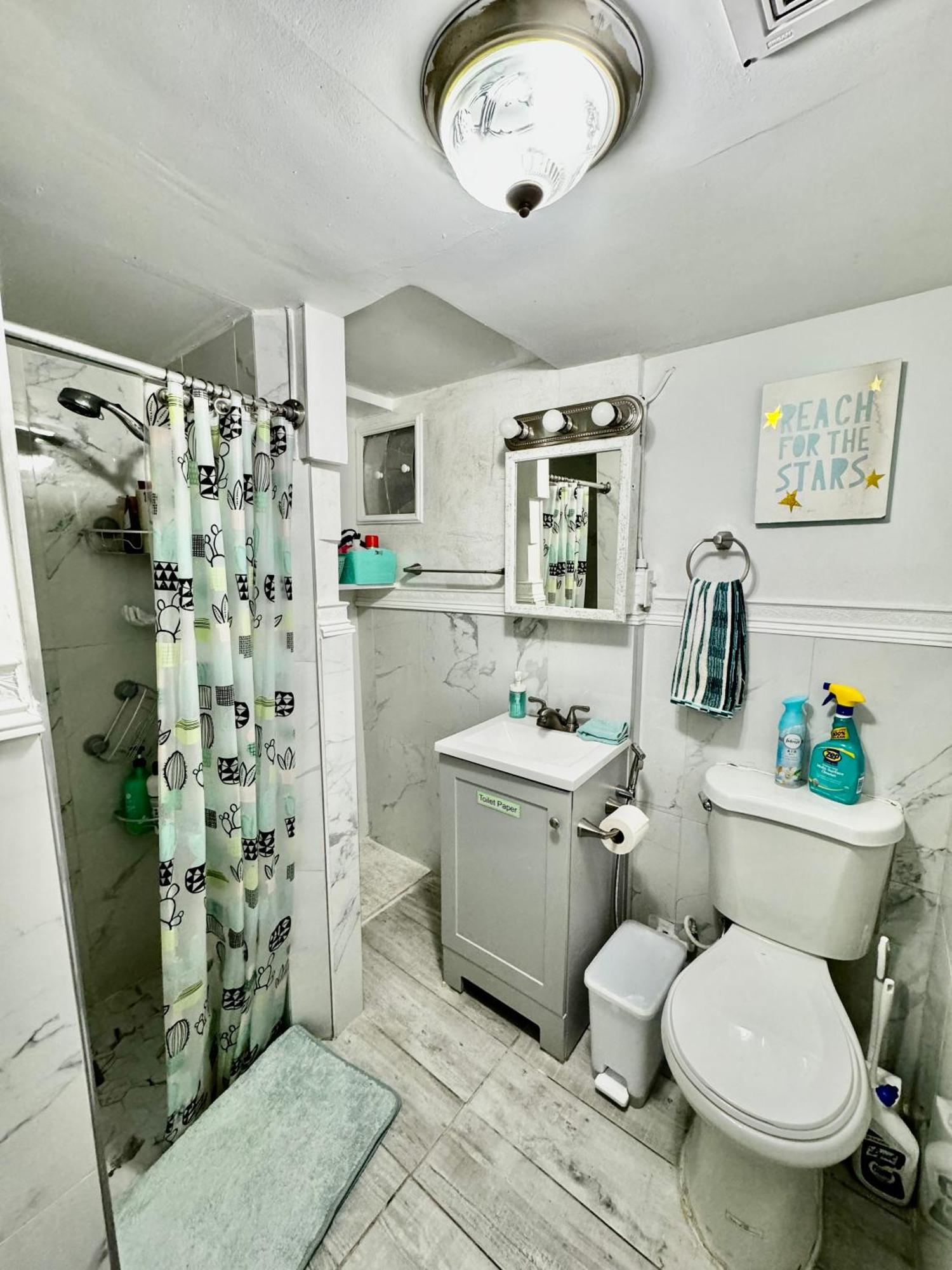 Private Room With Two Twin Beds Air Conditioning And Shared Bathrooms Located Near Seatac Airport And Downtown 시애틀 외부 사진