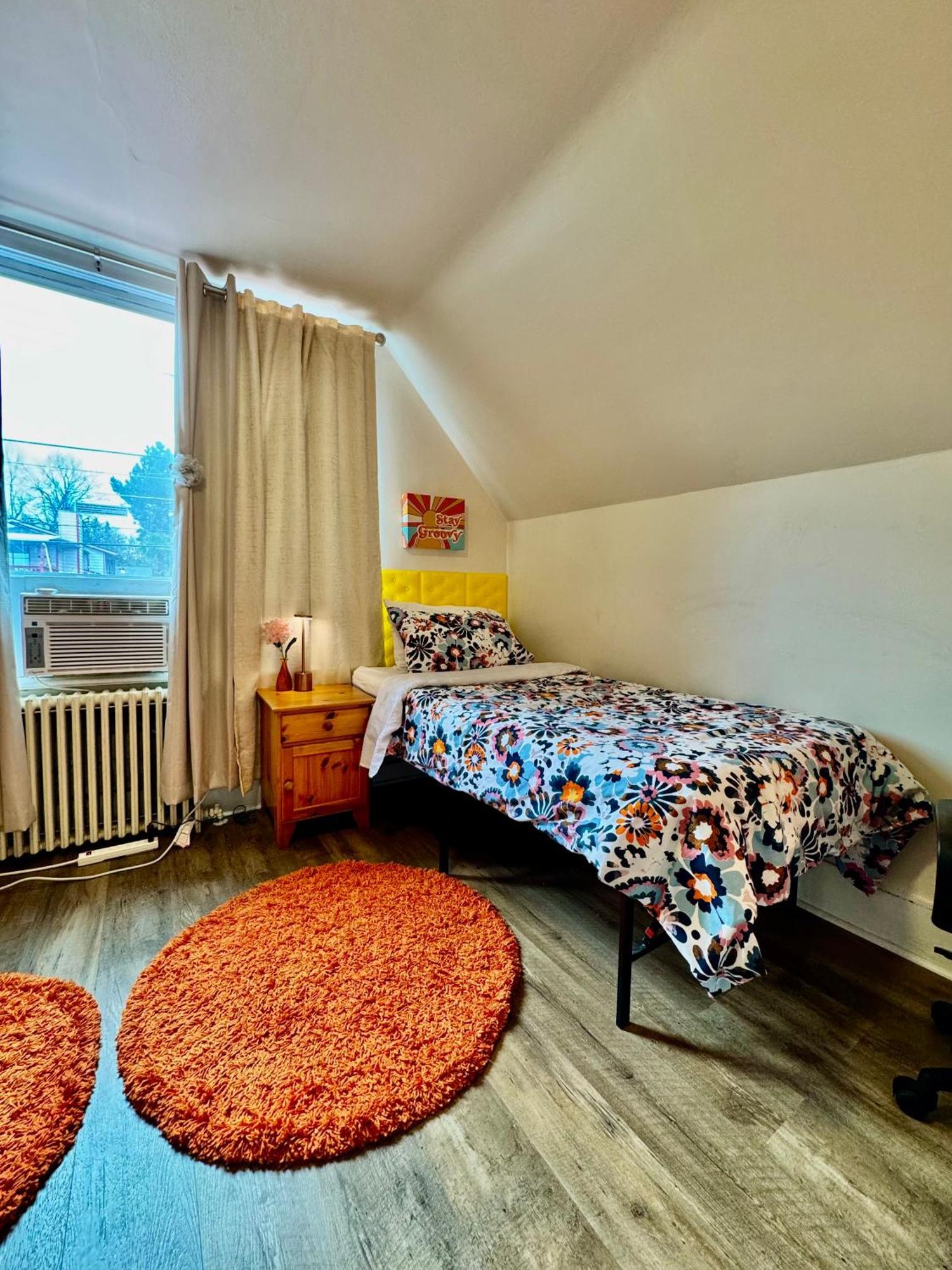 Private Room With Two Twin Beds Air Conditioning And Shared Bathrooms Located Near Seatac Airport And Downtown 시애틀 외부 사진