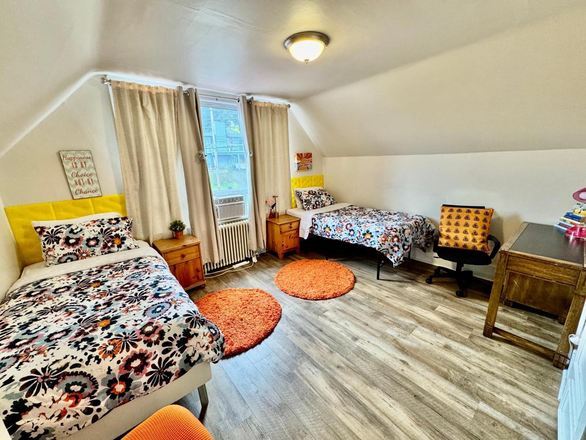 Private Room With Two Twin Beds Air Conditioning And Shared Bathrooms Located Near Seatac Airport And Downtown 시애틀 외부 사진
